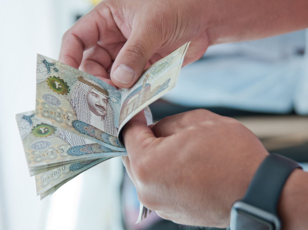 Saving in Times of Uncertainty